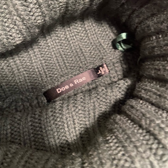 Doe & Rae Sweater/Size L/Color Green - Picture 7 of 7